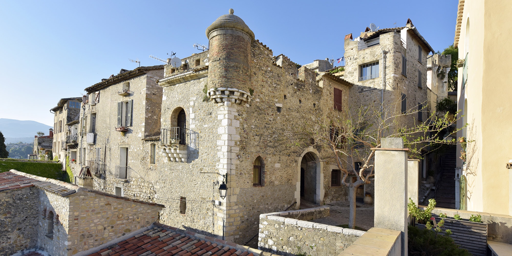 Château Le Cagnard - 6. görsel